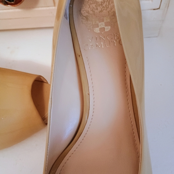 Vince Camuto Patent Leather Shoes - Picture 4 of 4